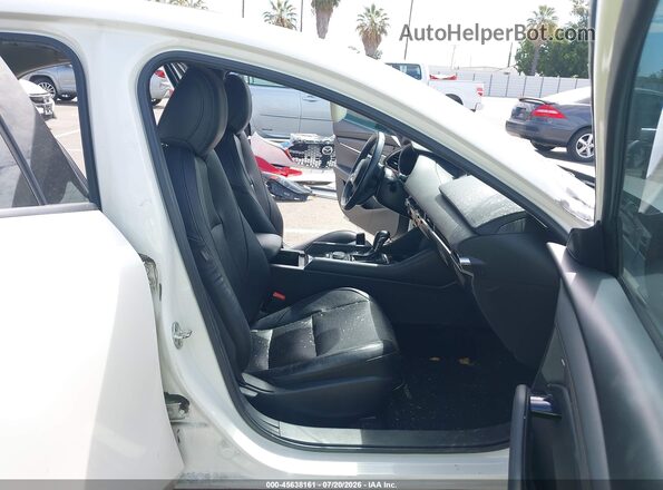 JM1BPBEY8M1312940 2021 MAZDA 3 White Front interior view