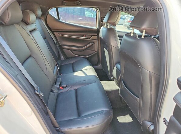 JM1BPBJY6P1621008 2023 MAZDA 3 White უკანა სავარძლების ხედი