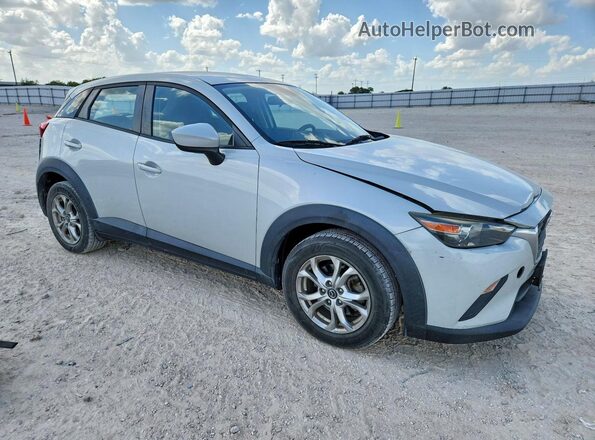 JM1DKBB75G0125832 2016 MAZDA CX-3 Серебряный Передняя правая четверть