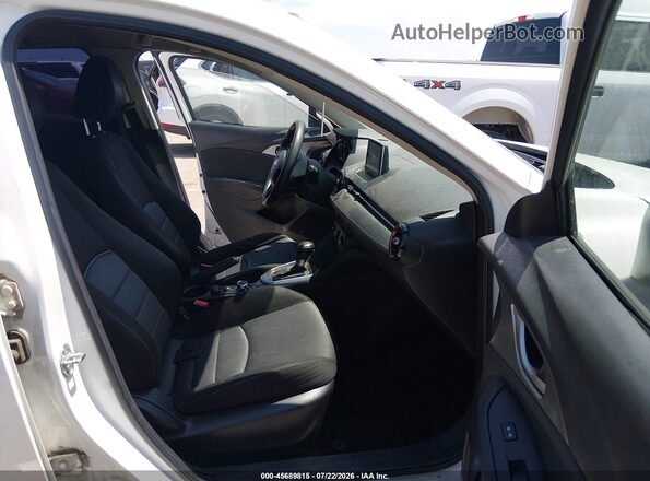 JM1DKBB7XG0125017 2016 MAZDA CX-3 Белый Вид салона спереди