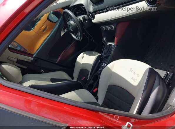 JM1DKBD79G0103829 2016 MAZDA CX-3 Красный Вид салона спереди