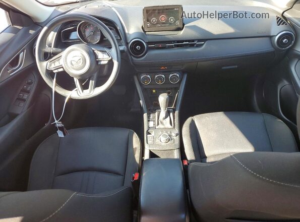 JM1DKDB71M1510175 2021 MAZDA CX-3 Red Widok deski rozdzielczej