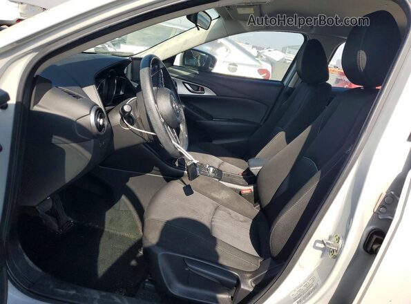JM1DKDB74M1507691 2021 MAZDA CX-3 Silver წინა სალონის ხედი