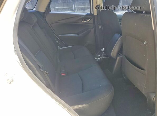 JM1DKDB7XL1475022 2020 MAZDA CX-3 White უკანა სავარძლების ხედი