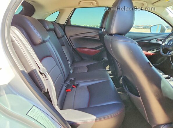 JM1DKDC71J1329443 2018 MAZDA CX-3 White Вид задньої частини салону