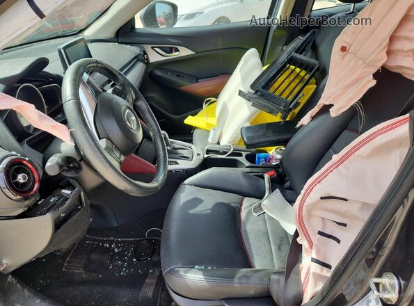 JM1DKDC72H0166804 2017 MAZDA CX-3 Серый Вид салона спереди
