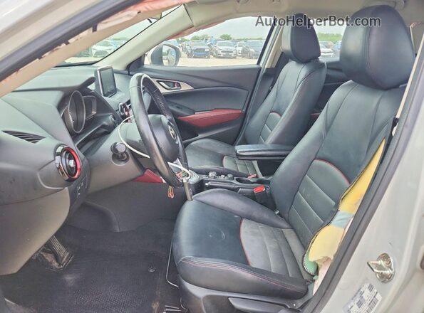 JM1DKDC73H0150739 2017 MAZDA CX-3 Серый Вид салона спереди