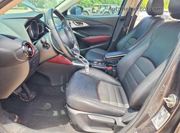 JM1DKDC79H0158411 2017 MAZDA CX-3 Серый Вид салона спереди