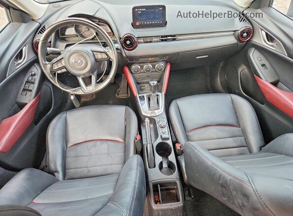 JM1DKDC79J0304912 2018 MAZDA CX-3 Белый Вид панели приборов