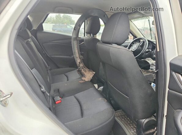 JM1DKFB77K1428296 2019 MAZDA CX-3 White Հետևի նստատեղերի տեսք