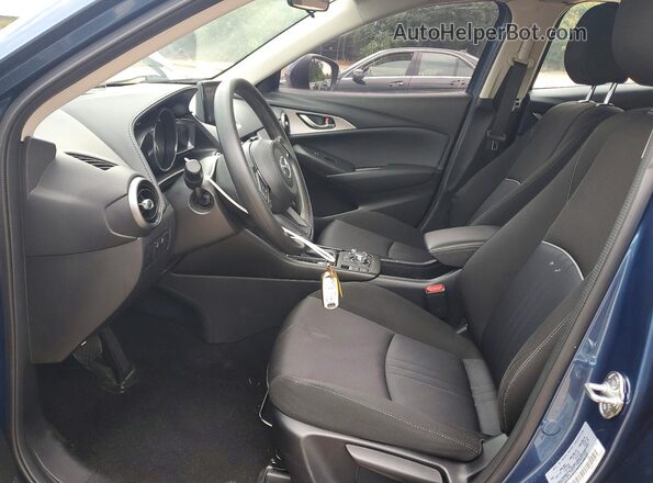 JM1DKFB79K1420913 2019 MAZDA CX-3 Blue Widok wnętrza z przodu