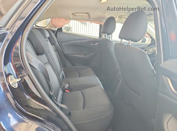 JM1DKFB79L1471412 2020 MAZDA CX-3 Синий Вид задней части салона