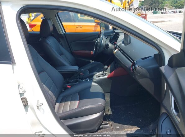 JM1DKFC71H0161119 2017 MAZDA CX-3 White Вид салону спереду