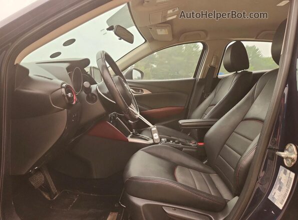 JM1DKFC74H0162040 2017 MAZDA CX-3 Синий Вид салона спереди