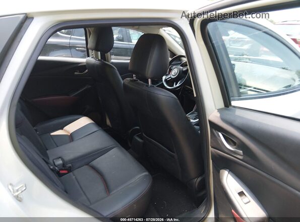 JM1DKFC74J0331818 2018 MAZDA CX-3 Gray Widok naklejki z numerem VIN