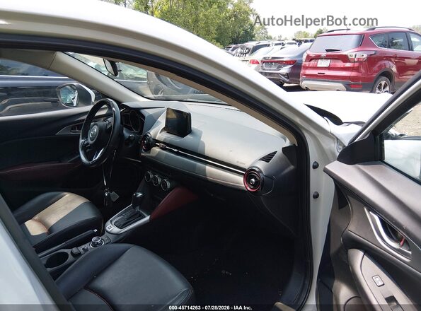 JM1DKFC74J0331818 2018 MAZDA CX-3 Gray Widok wnętrza z przodu