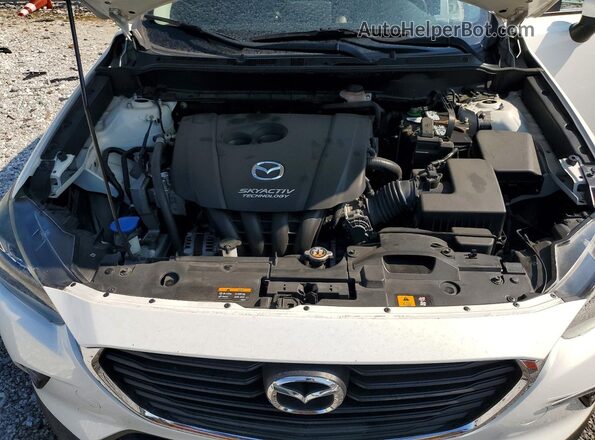 JM1DKFC76H0145076 2017 MAZDA CX-3 White Vista del compartimento del motor