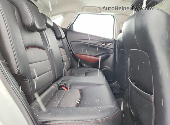 JM1DKFC7XG0127923 2016 MAZDA CX-3 Белый Вид задней части салона