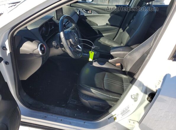 JM1DKFD77M1511047 2021 MAZDA CX-3 Silver Vista interior delantera