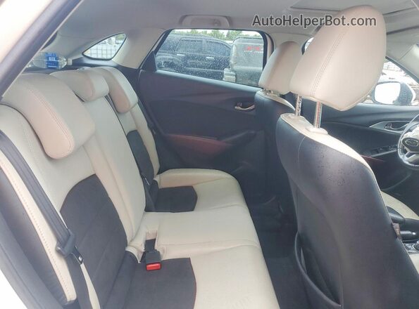JM1DKFD79H0166230 2017 MAZDA CX-3 Белый Вид задних сидений
