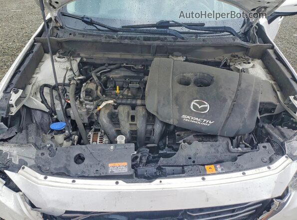 JM1DKFD79H0166230 2017 MAZDA CX-3 Белый Вид задней части салона