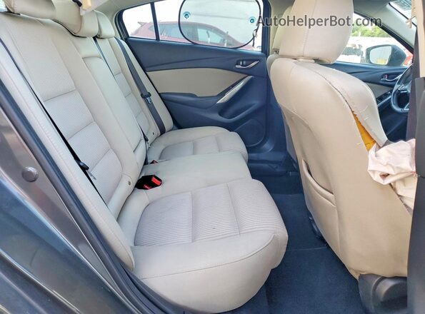 JM1GL1U57H1121308 2017 MAZDA 6 Gray Widok tylnych siedzeń