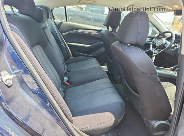 JM1GL1UM0J1310606 2018 MAZDA 6 Blue Vista de los asientos traseros