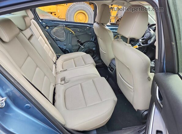 JM1GL1V50H1103649 2017 MAZDA 6 Blue Widok tylnych siedzeń