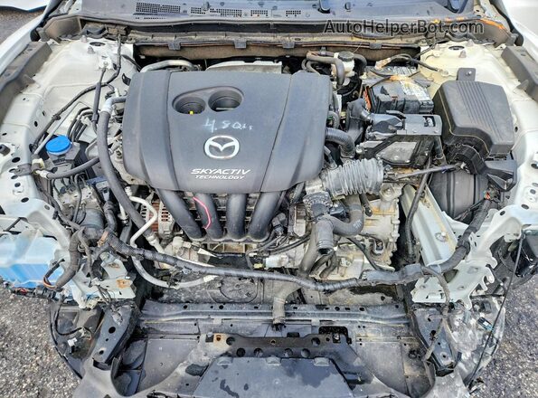 JM1GL1V53H1125614 2017 MAZDA 6 White Rear interior view