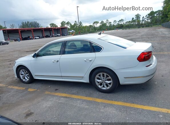 JM1GL1V58H1149441 2017 MAZDA 6 White Սալոնի 360 աստիճան տեսք