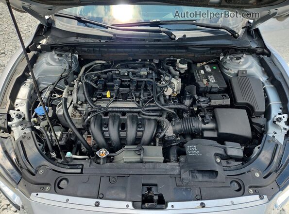 JM1GL1VM1J1335674 2018 MAZDA 6 Silver Rear interior view
