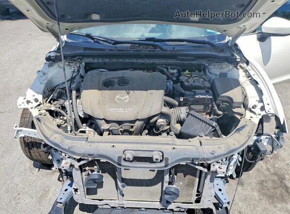 JM1GL1VM7J1313243 2018 MAZDA 6 White Vista interior trasera