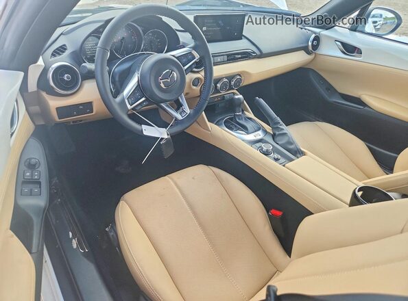 JM1NDAD71T0702663 2026 MAZDA MX-5 White Вид панелі приладів