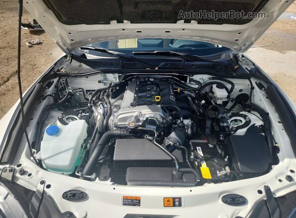 JM1NDAD71T0702663 2026 MAZDA MX-5 White Вид задньої частини салону