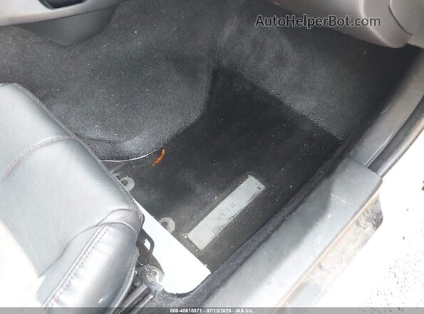 JM1NDAM73J0205773 2018 MAZDA MX-5 MIATA RF Серебряный Вид спереди