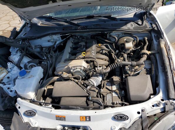JM1NDAM74H0107801 2017 MAZDA MX-5 Gray Вид задньої частини салону