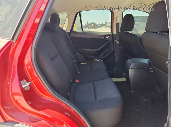 JM3KE2BY2G0866986 2016 MAZDA CX-5 Red Widok wnętrza z tyłu