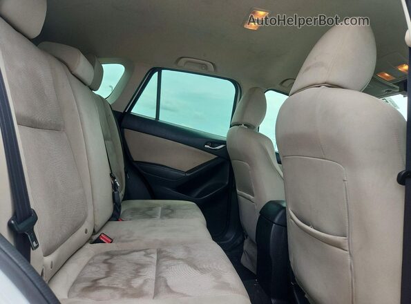 JM3KE2BY3G0880041 2016 MAZDA CX-5 White Սալոնի հետևի տեսք