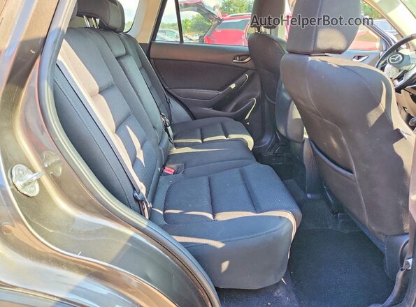 JM3KE2CY6G0831415 2016 MAZDA CX-5 Gray Widok wnętrza z tyłu