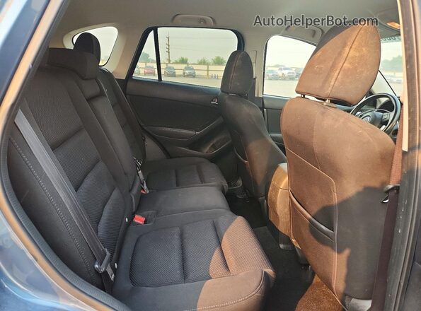 JM3KE4CYXG0829355 2016 MAZDA CX-5 Gray Rear interior view