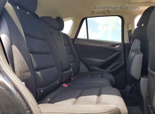 JM3KE4CYXG0829940 2016 MAZDA CX-5 Black Вид задньої частини салону
