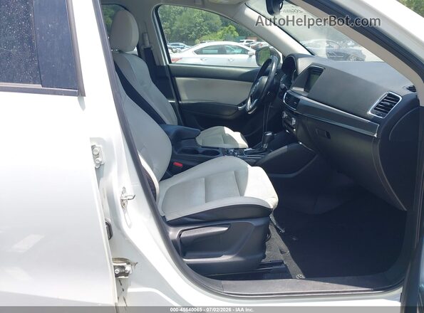 JM3KE4DY0G0910119 2016 MAZDA CX-5 White Вид салону спереду