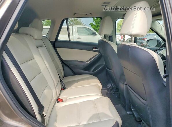 JM3KE4DY3G0909871 2016 MAZDA CX-5 Коричневый Вид задней части салона