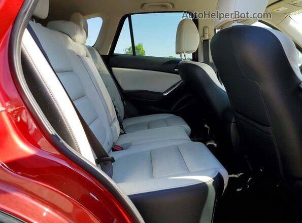 JM3KE4DY5G0604324 2016 MAZDA CX-5 Красный Вид задней части салона