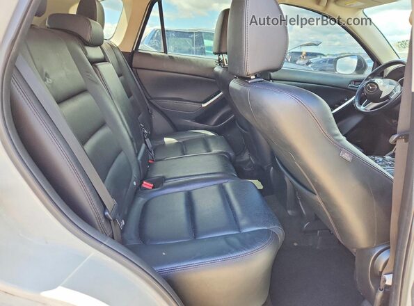 JM3KE4DY9G0693492 2016 MAZDA CX-5 White Widok tylnych siedzeń