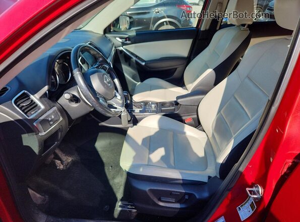 JM3KE4DY9G0840300 2016 MAZDA CX-5 Red Вид салону спереду