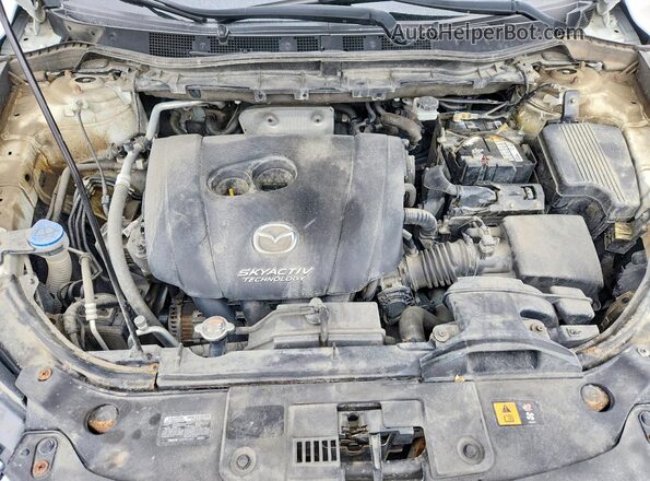 JM3KE4DYXG0730579 2016 MAZDA CX-5 White Widok wnętrza z tyłu