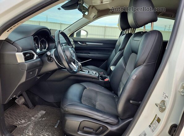 JM3KFACL8H0207144 2017 MAZDA CX-5 White Вид салону спереду