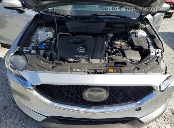 JM3KFACM1J1416203 2018 MAZDA CX-5 Silver Vista del compartimento del motor