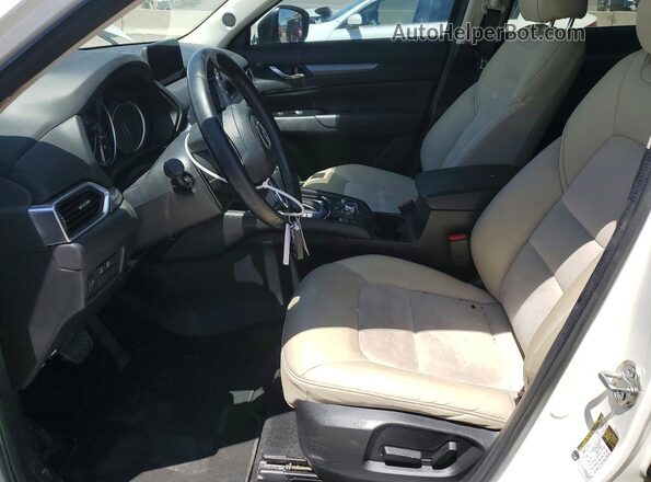 JM3KFACM2J1459481 2018 MAZDA CX-5 White Front interior view